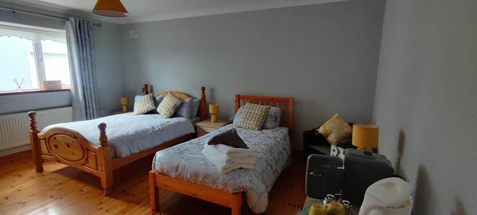 לינה וארוחת בוקר Kilmihil Colman House חדר תמונה