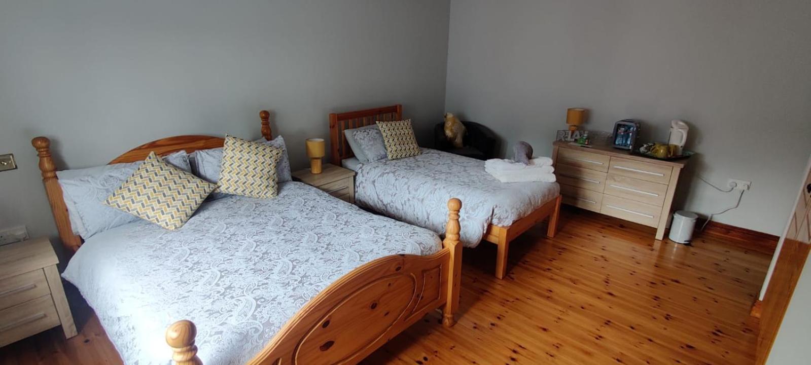לינה וארוחת בוקר Kilmihil Colman House חדר תמונה
